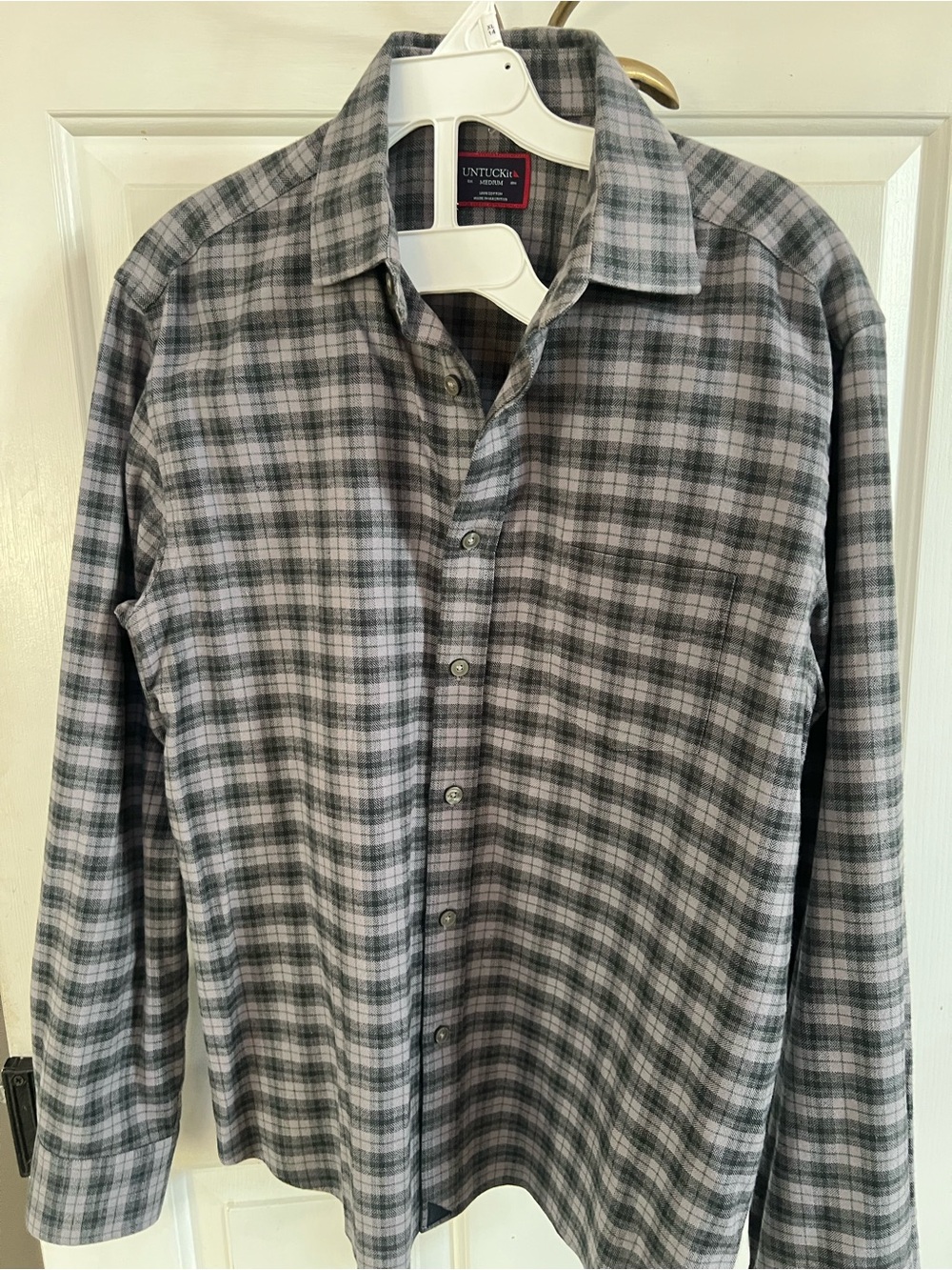 UNTUCKit Men’s Gray and Black Plaid Button-Down Shirt